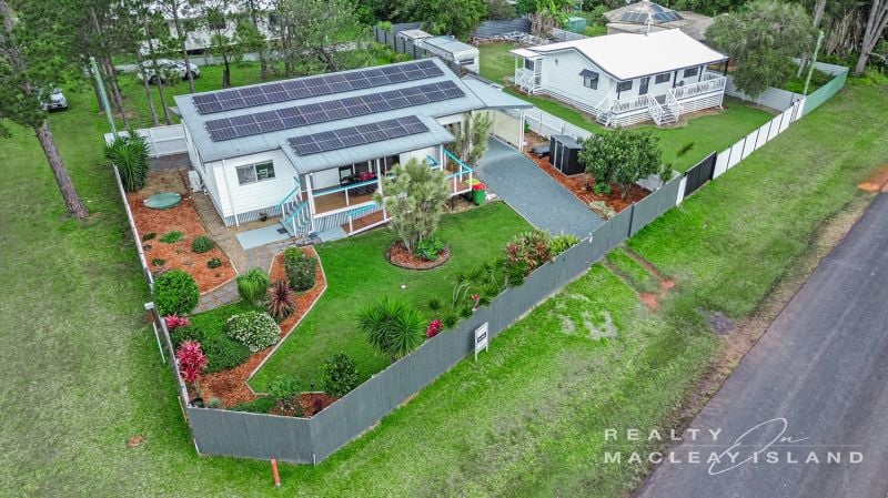 33 Michael St, Macleay Island, QLD 4184