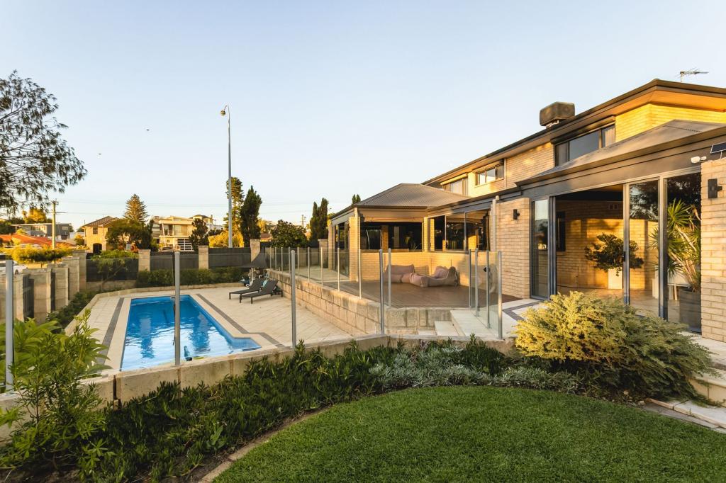 5 Rose Bay Ct, Kallaroo, WA 6025