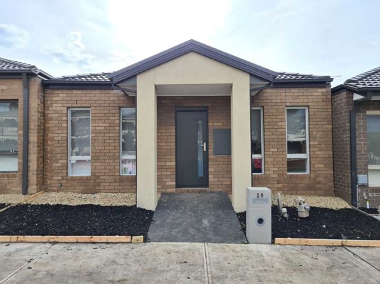 39 Kennedy Pde, Roxburgh Park, VIC 3064