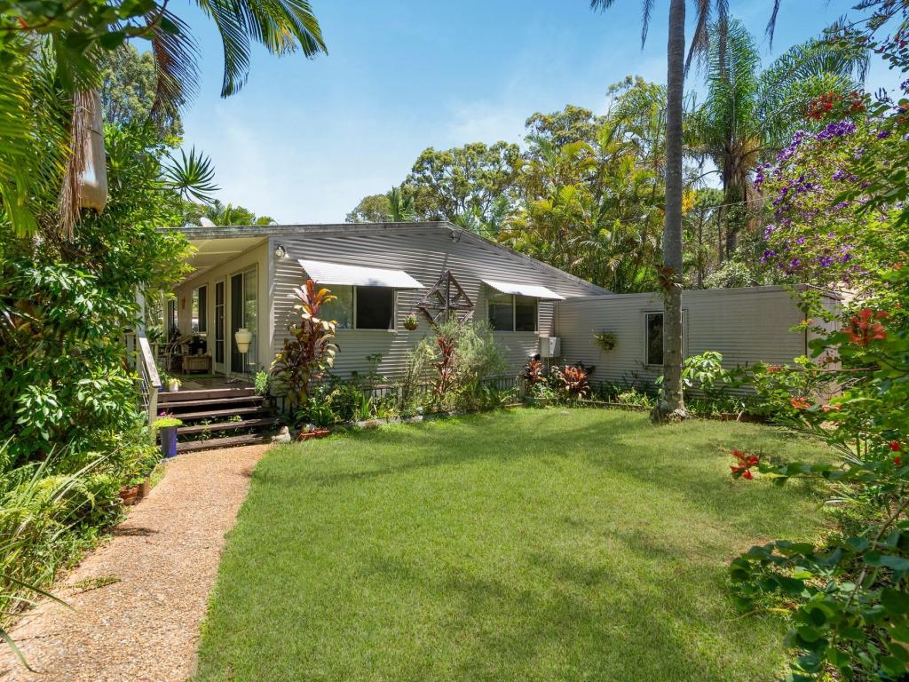 3 PAULA PDE, LAMB ISLAND, QLD 4184