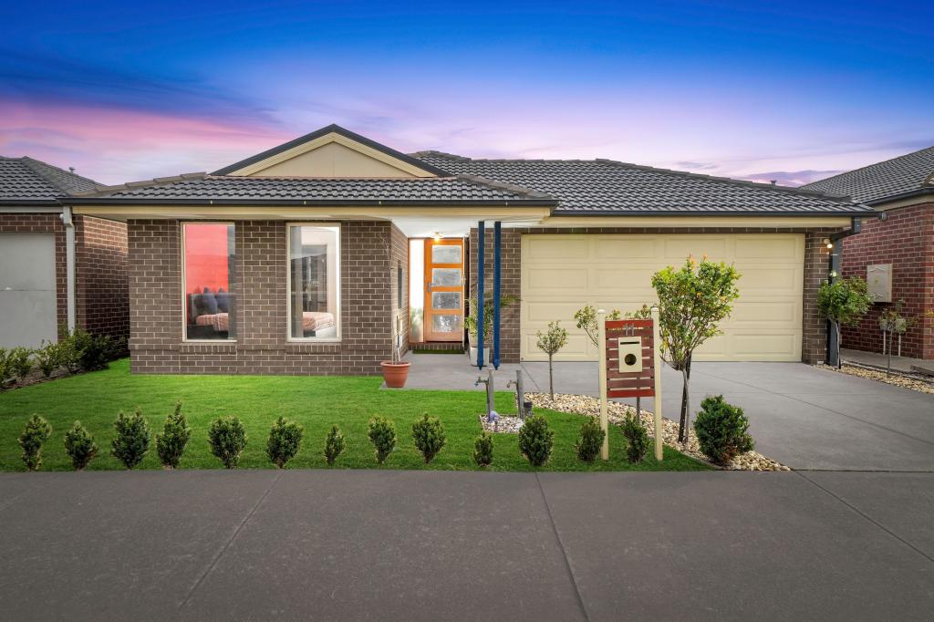 11 Bungalook St, Manor Lakes, VIC 3024