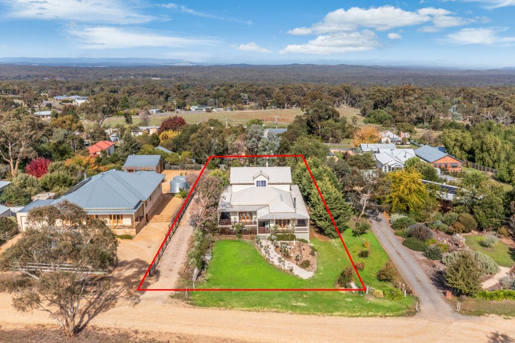 11 Roberts St, Maldon, VIC 3463