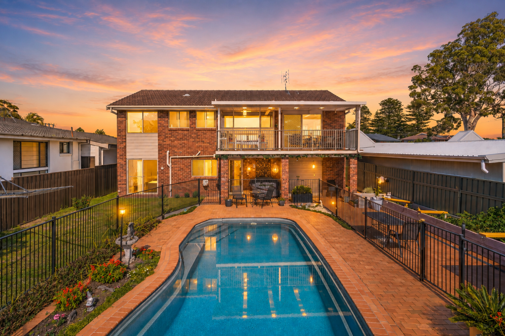 17 Diggers Dr, Tanilba Bay, NSW 2319