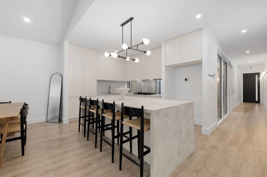 6 Tartan Dr, Clyde North, VIC 3978