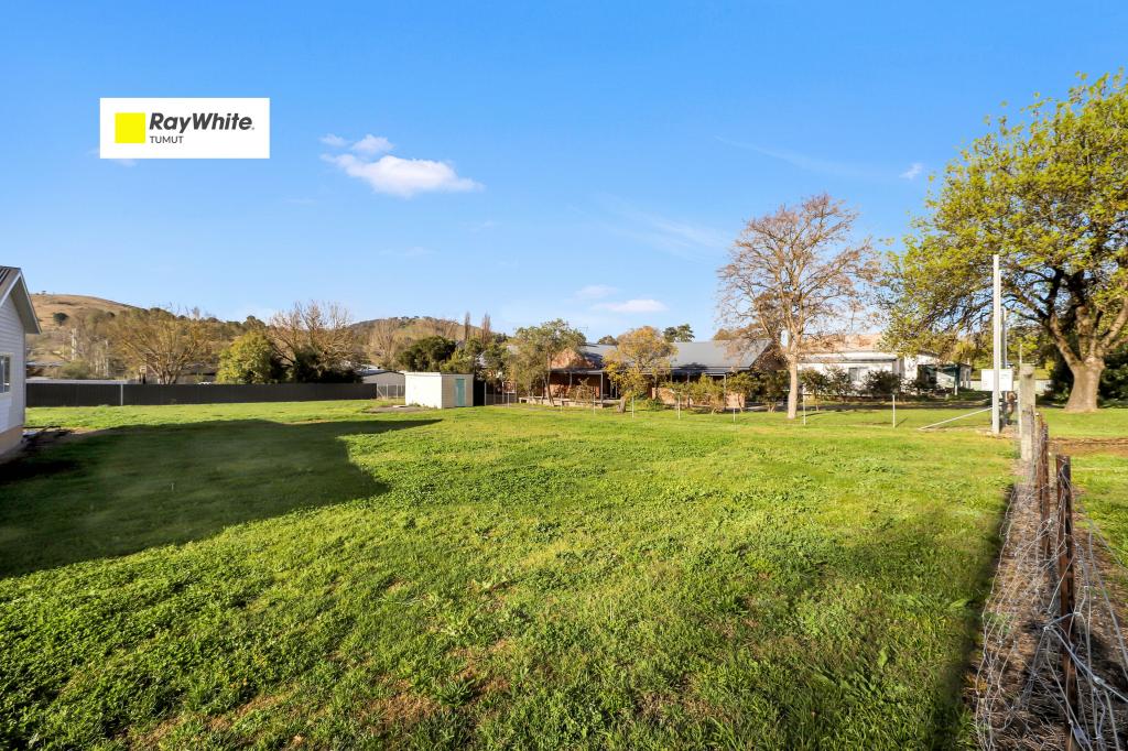 76 Lockhart St, Adelong, NSW 2729