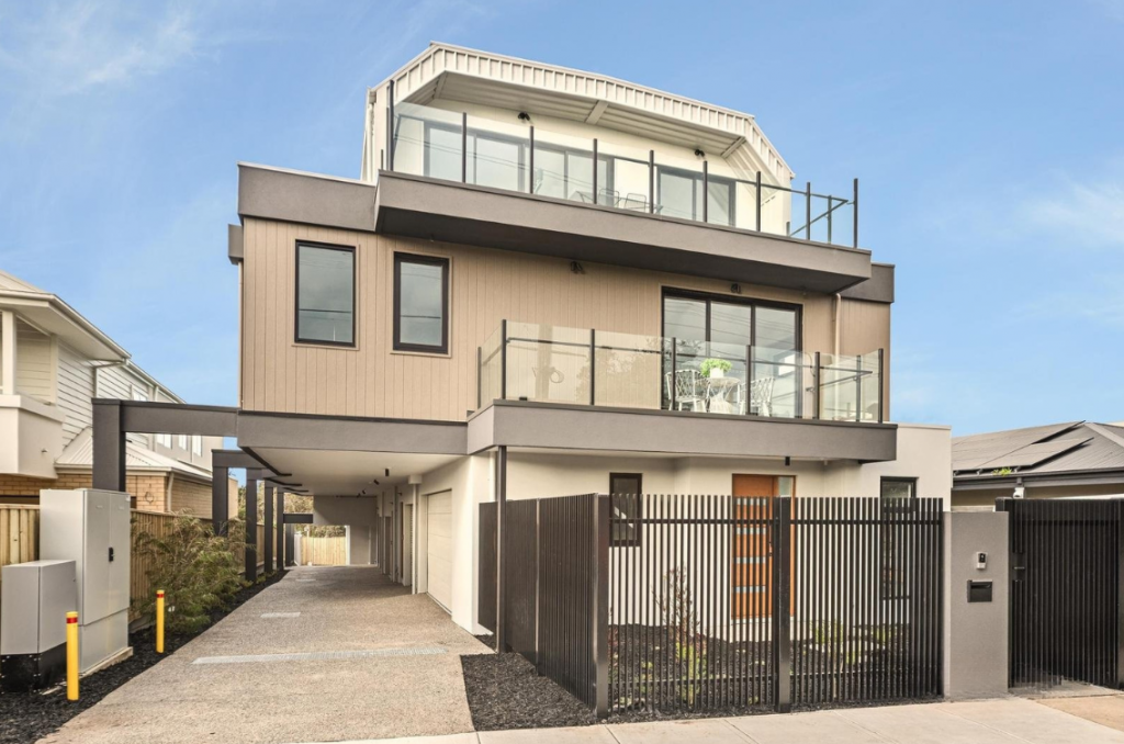 2/241 Nepean Hwy, Seaford, VIC 3198