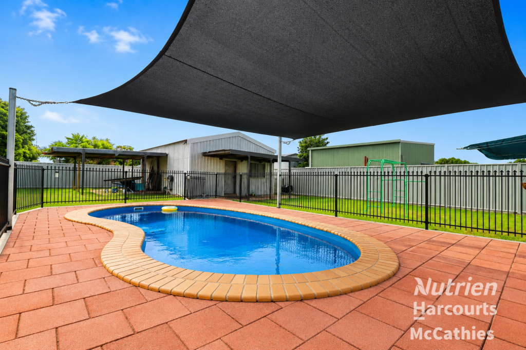 17 Ninth Ave, Home Hill, QLD 4806