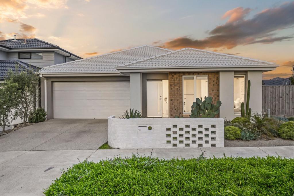 18 Monavale Dr, Mount Duneed, VIC 3217