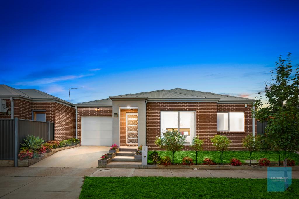 44 Mandalay Pde, Fraser Rise, VIC 3336