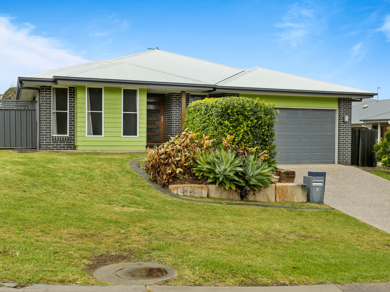 7 Adelaide St, Cranley, QLD 4350