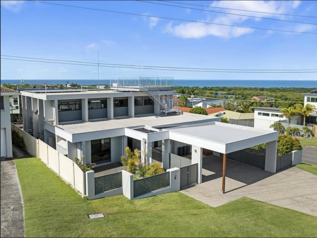 17 DINSEY ST, KINGSCLIFF, NSW 2487