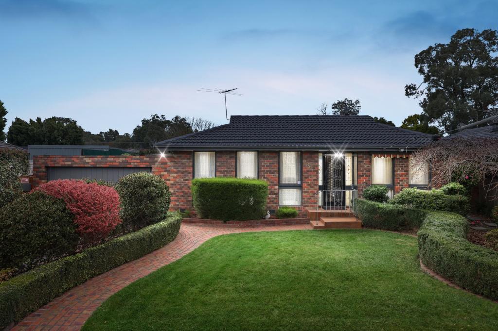 36 GREENAWAY DR, FERNTREE GULLY, VIC 3156