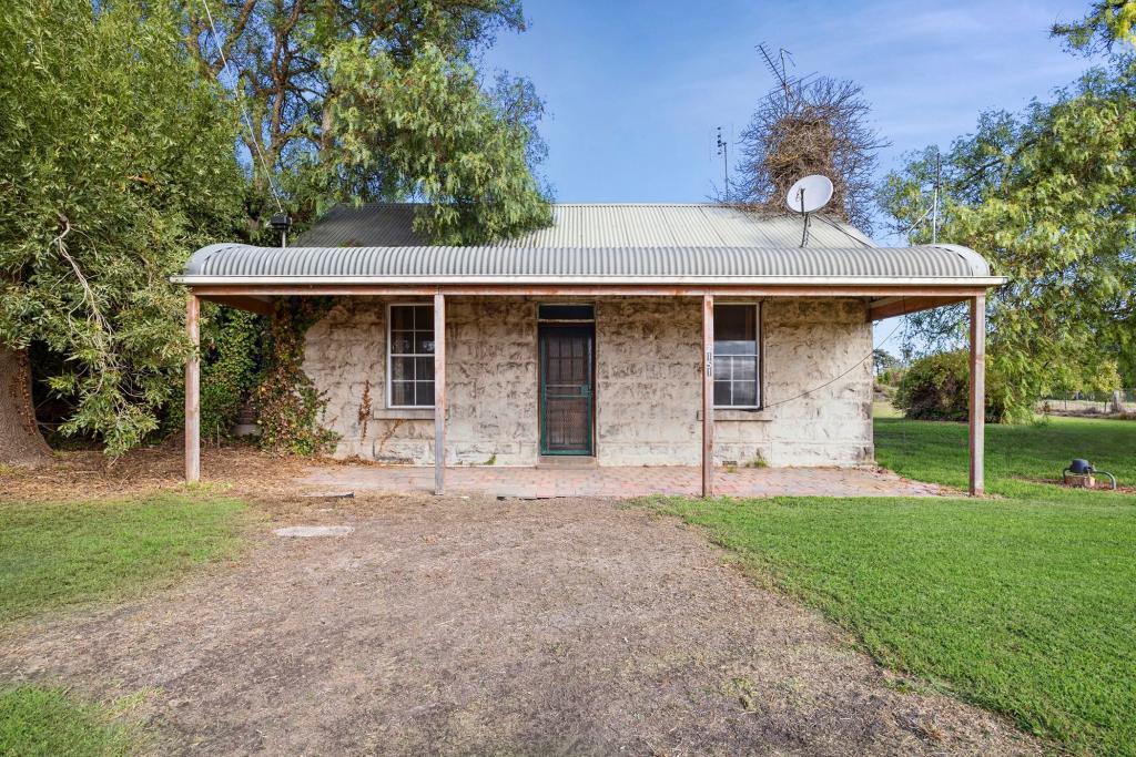 2151 Glenelg Hwy, Lake Bolac, VIC 3351