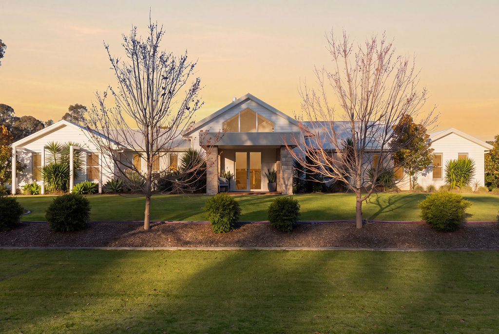 18 Grey Gum Pl, Tahmoor, NSW 2573