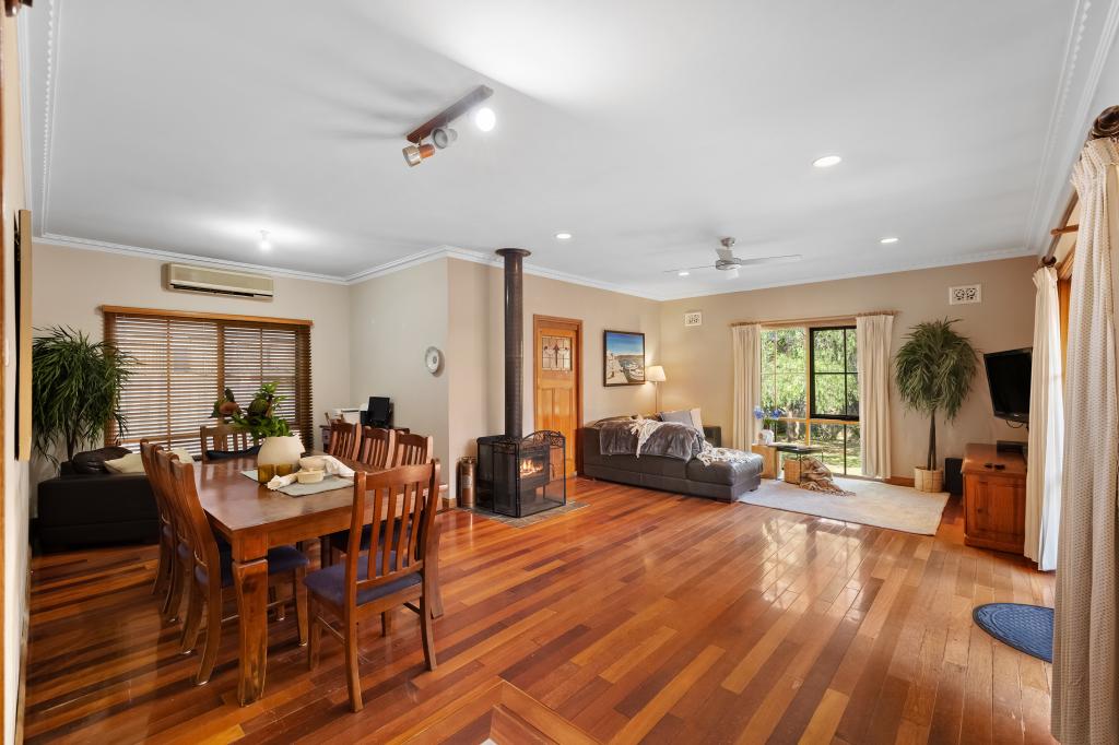43 Silverton Dr, Ferntree Gully, VIC 3156