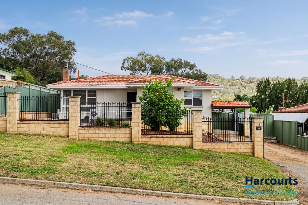 18 Travers Gdns, Kelmscott, WA 6111