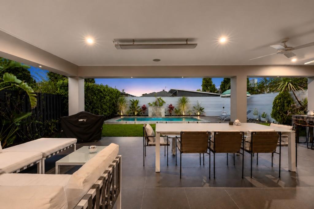 3 Azimut Cres, Hope Island, QLD 4212