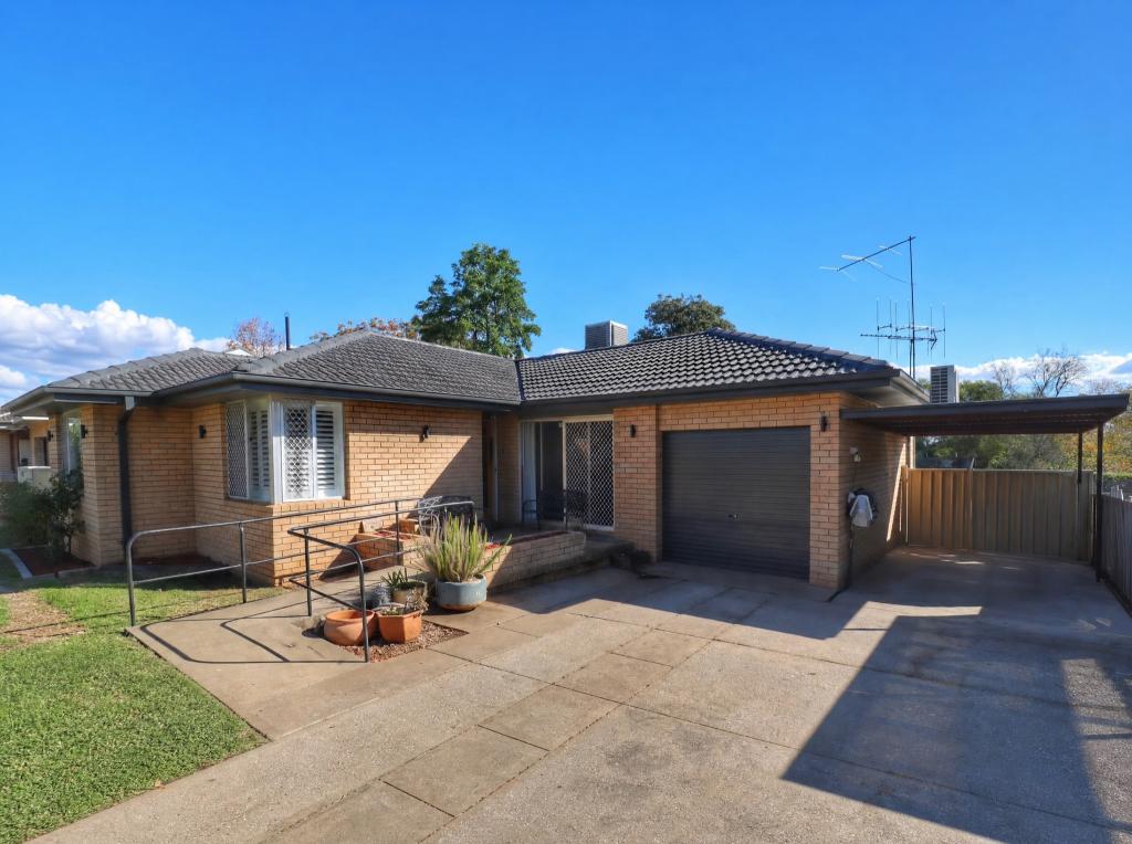 50 Kibbler St, Cowra, NSW 2794