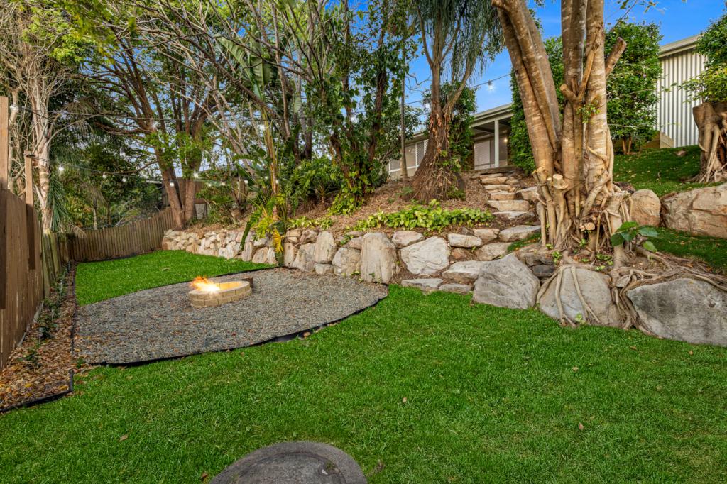 4 Jager Pl, Edens Landing, QLD 4207