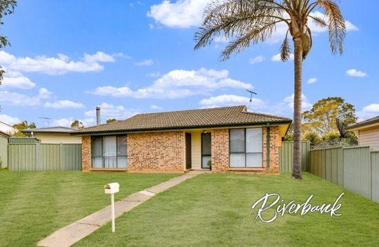 4 Avalon Pl, Woodbine, NSW 2560