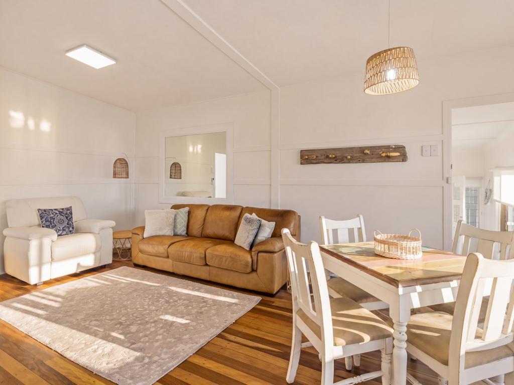 15 Clam St, Runaway Bay, QLD 4216
