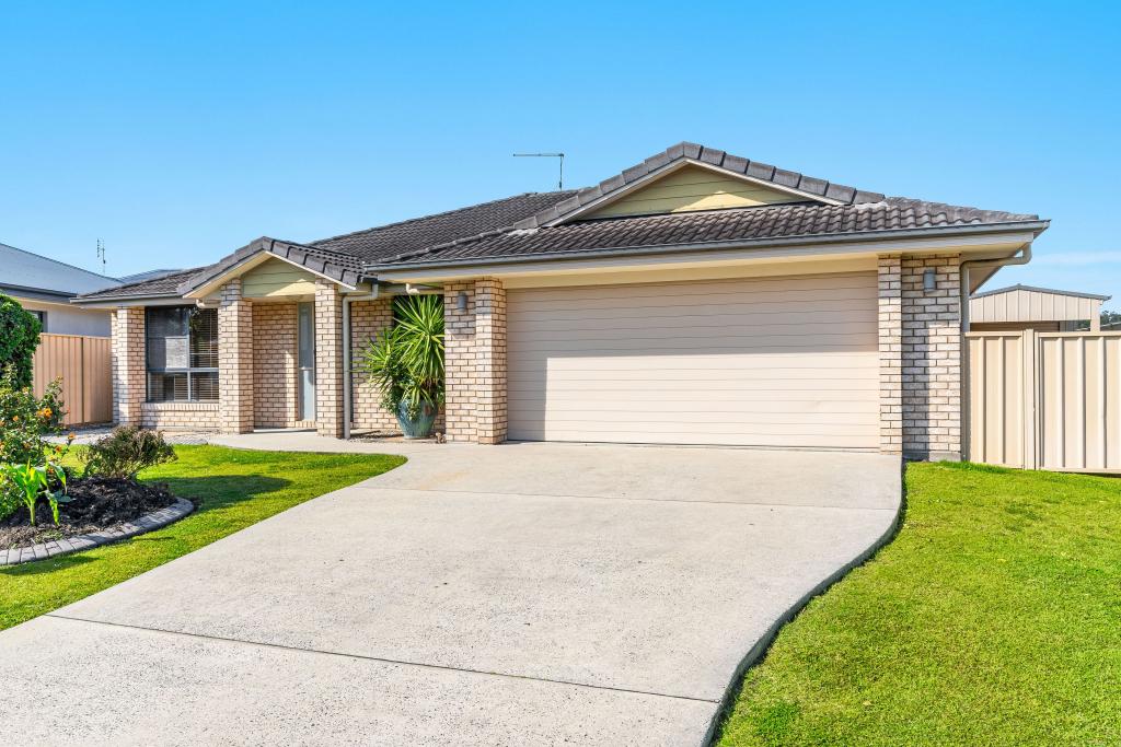 2 Investigators Pl, Yamba, NSW 2464