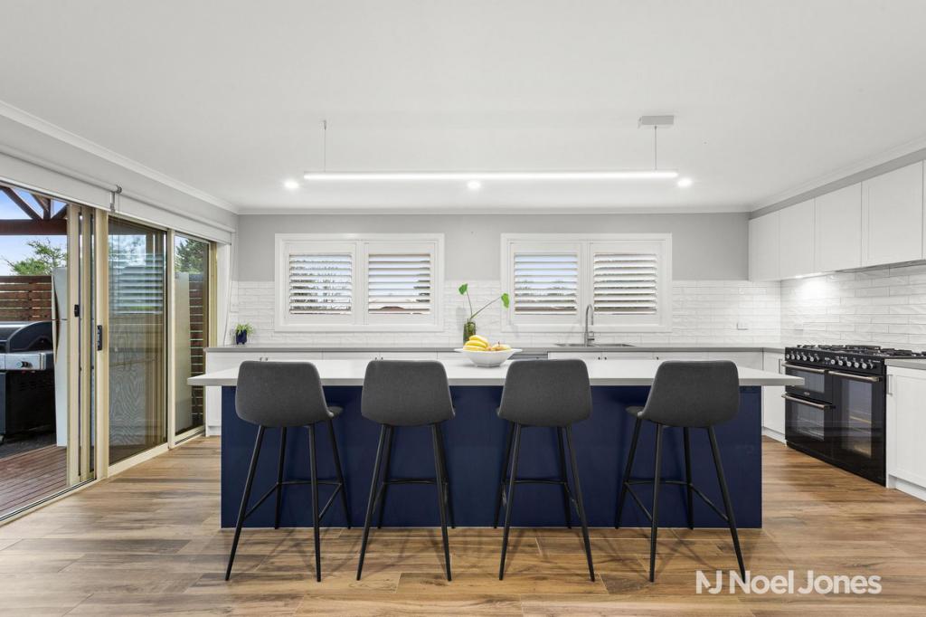 5 Valley Ho, Chirnside Park, VIC 3116