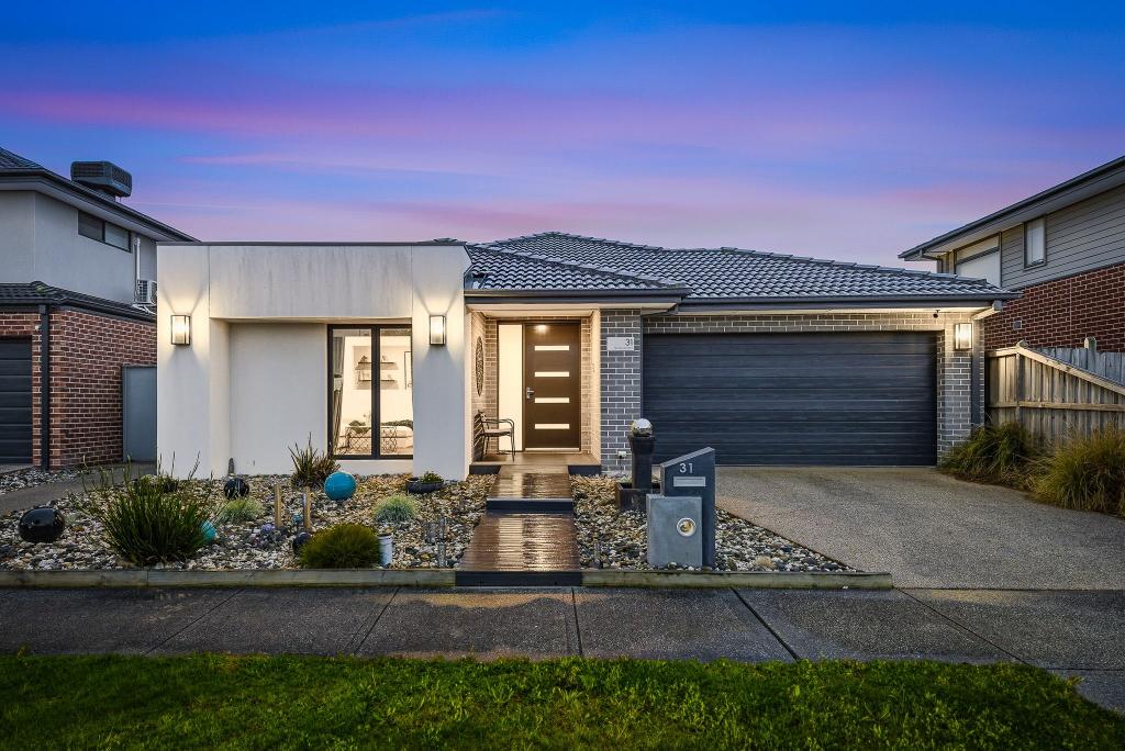 31 Guernsey St, Clyde North, VIC 3978