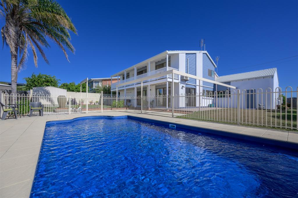 8 Caledon St, Tannum Sands, QLD 4680