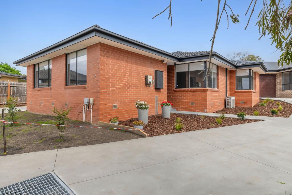 2 Parkwood Pl, Melton West, VIC 3337