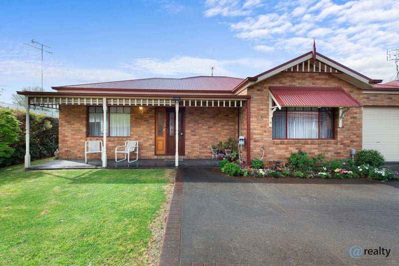 4/4 Fuhrmann Ct, Drouin, VIC 3818