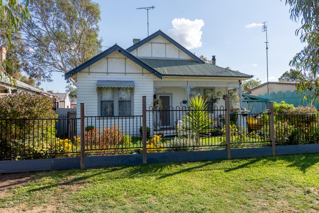 9 John St, Jeparit, VIC 3423