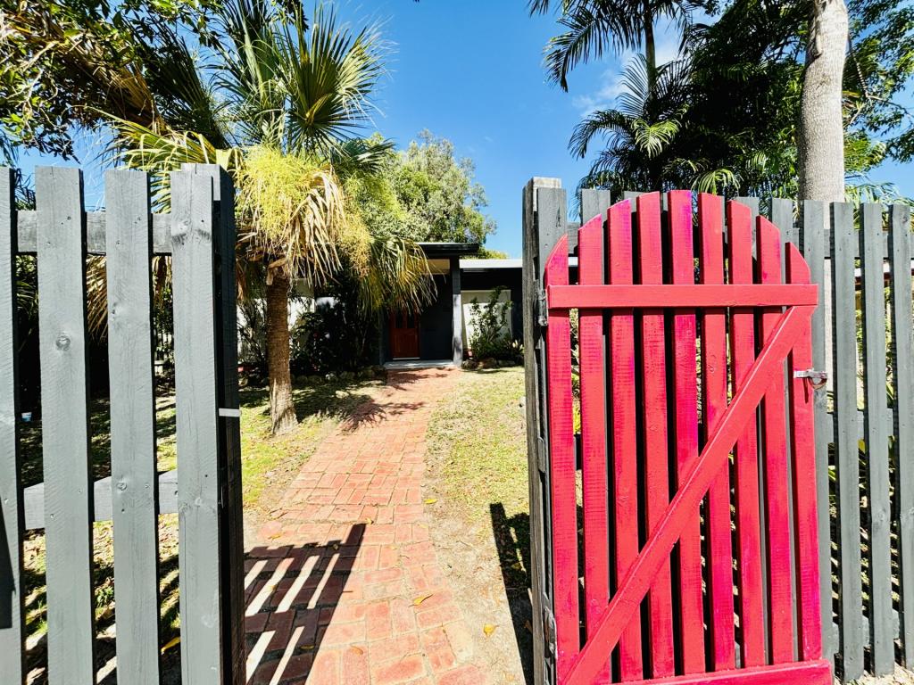 10 Coolangatta Cl, Kewarra Beach, QLD 4879