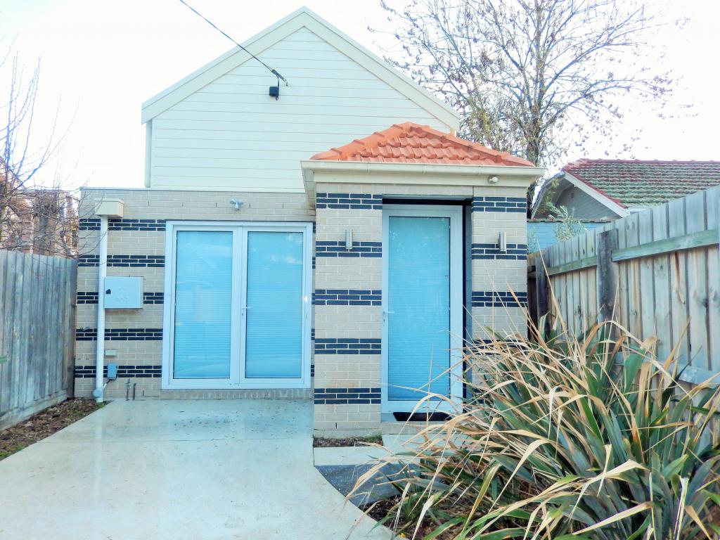 19a Riddell Pde, Elsternwick, VIC 3185