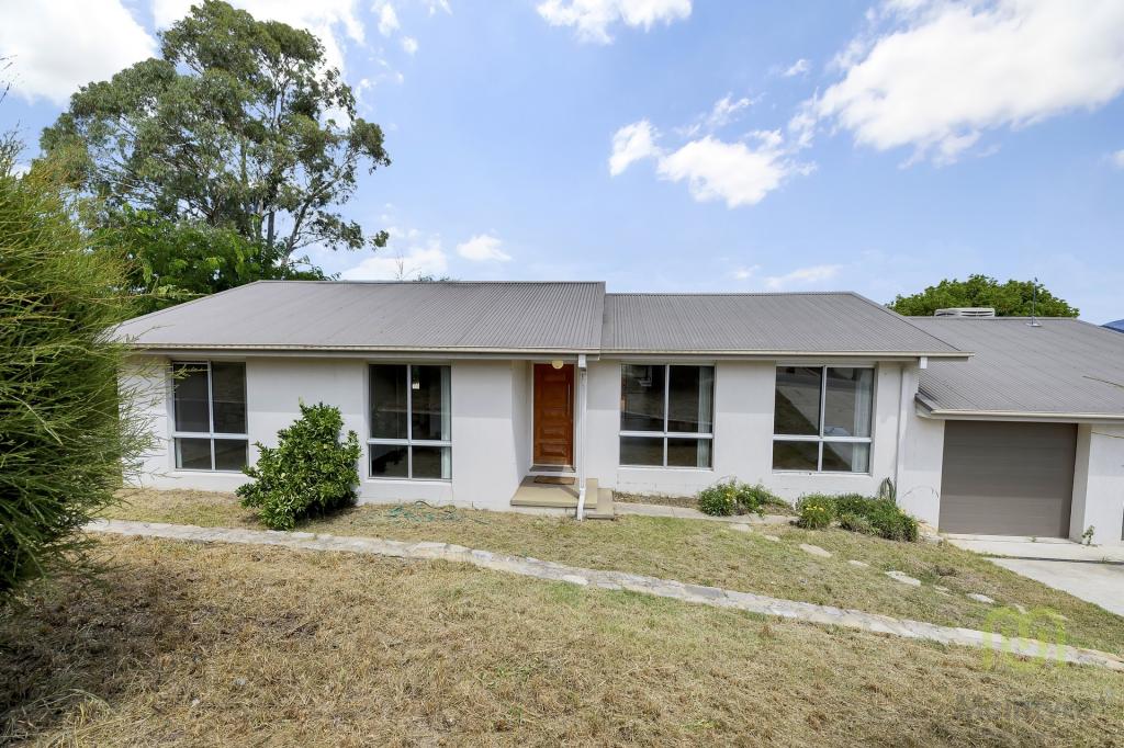1A MERRIMAN CRES, MACARTHUR, ACT 2904