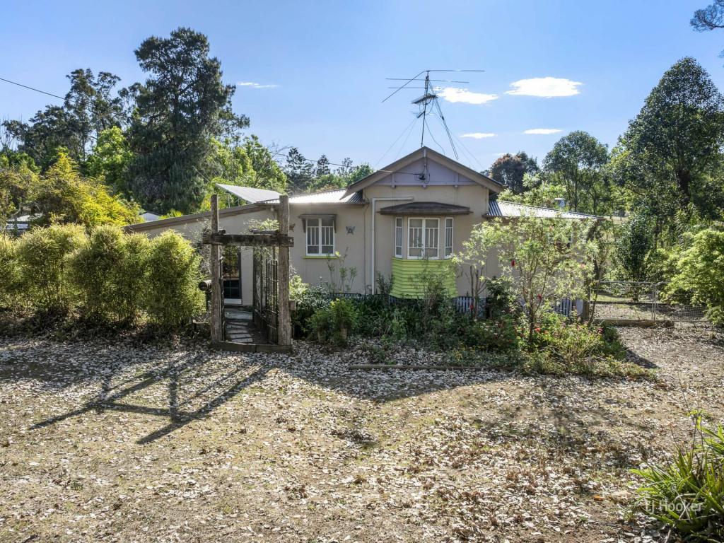 64 Hart St, Blackbutt, QLD 4314