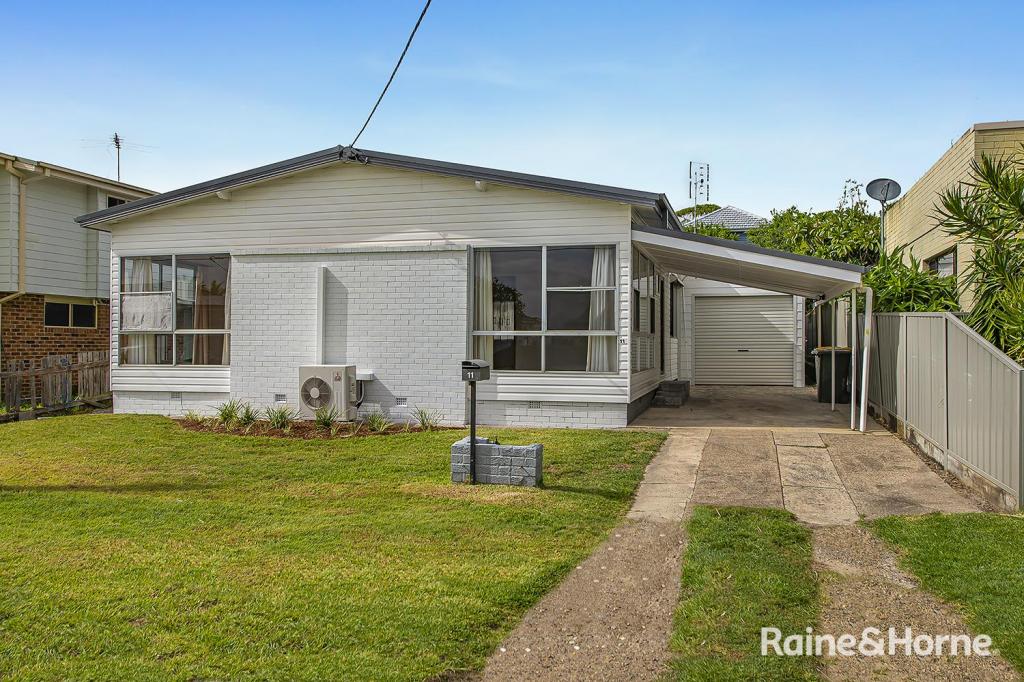 11 Thompson St, Belmont South, NSW 2280