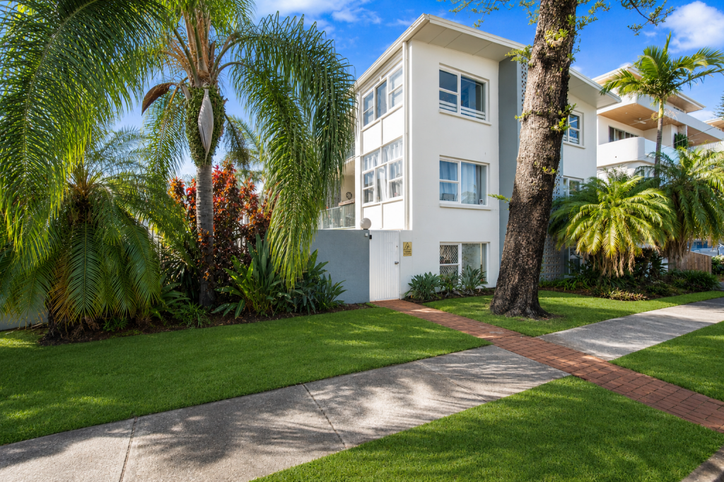 4/3 Redondo Ave, Miami, QLD 4220