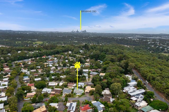 10 Skirmish St, Seventeen Mile Rocks, QLD 4073