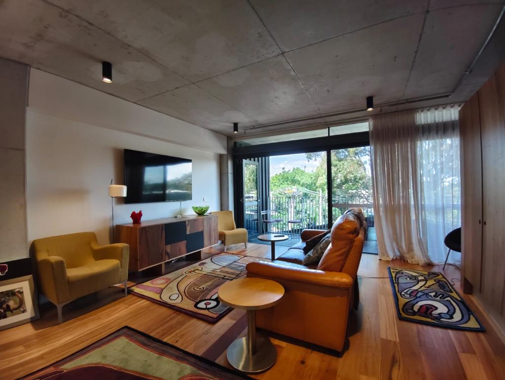 2/98 Munster Tce, North Melbourne, VIC 3051