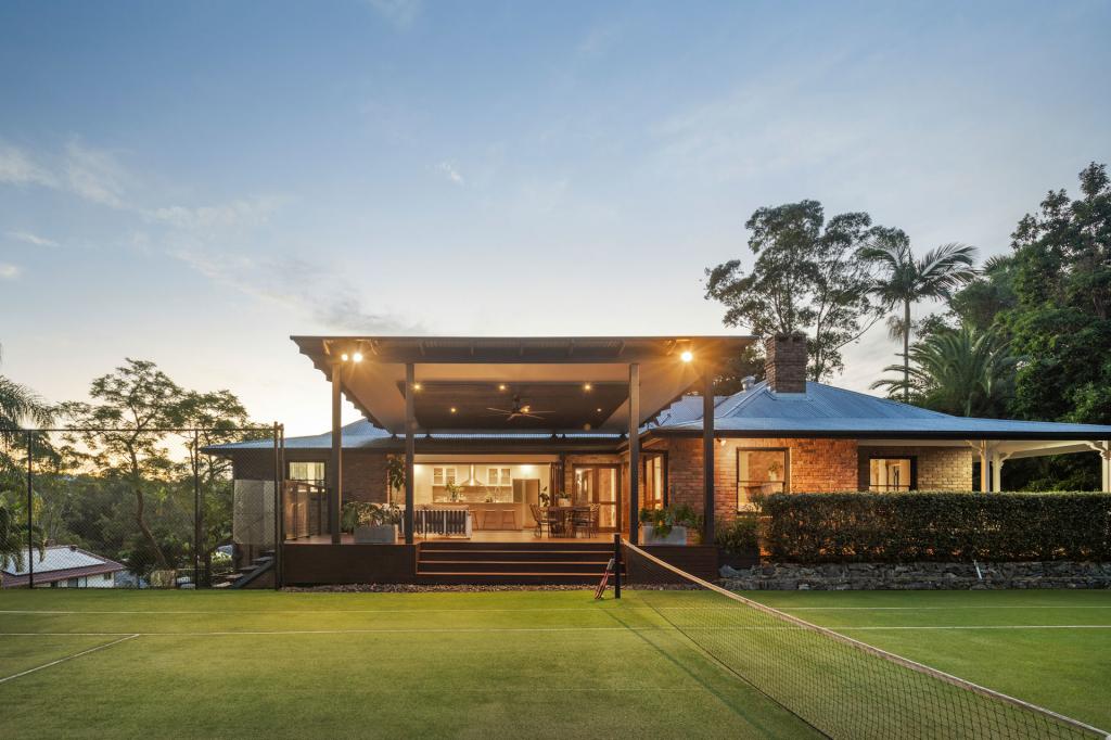 16 Willowbrook St, Kenmore Hills, QLD 4069