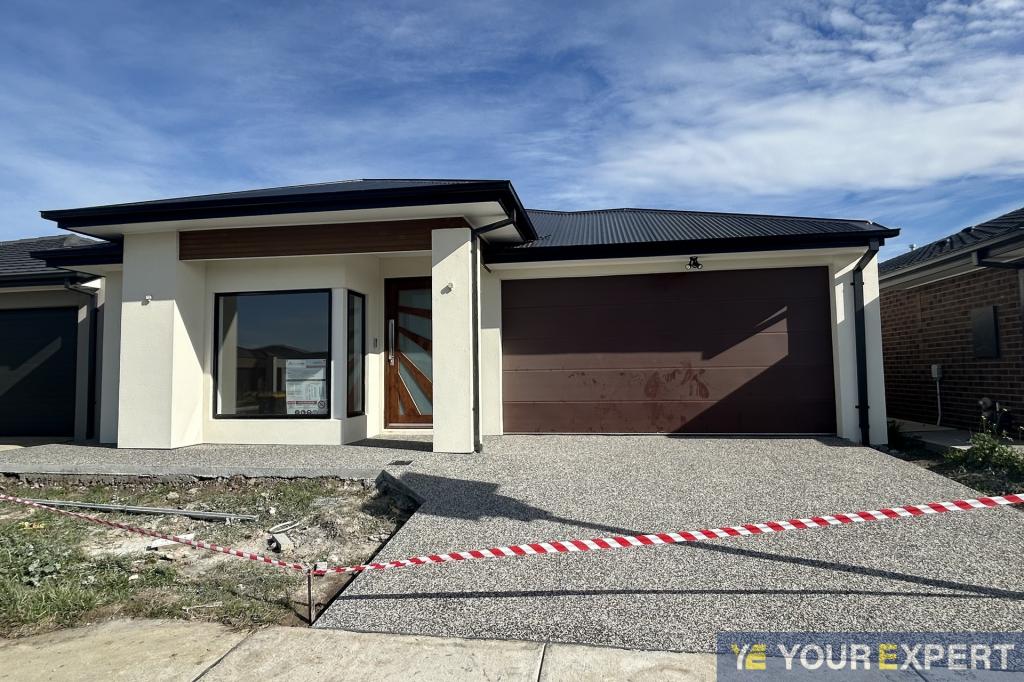 32 Vivace Ave, Clyde, VIC 3978