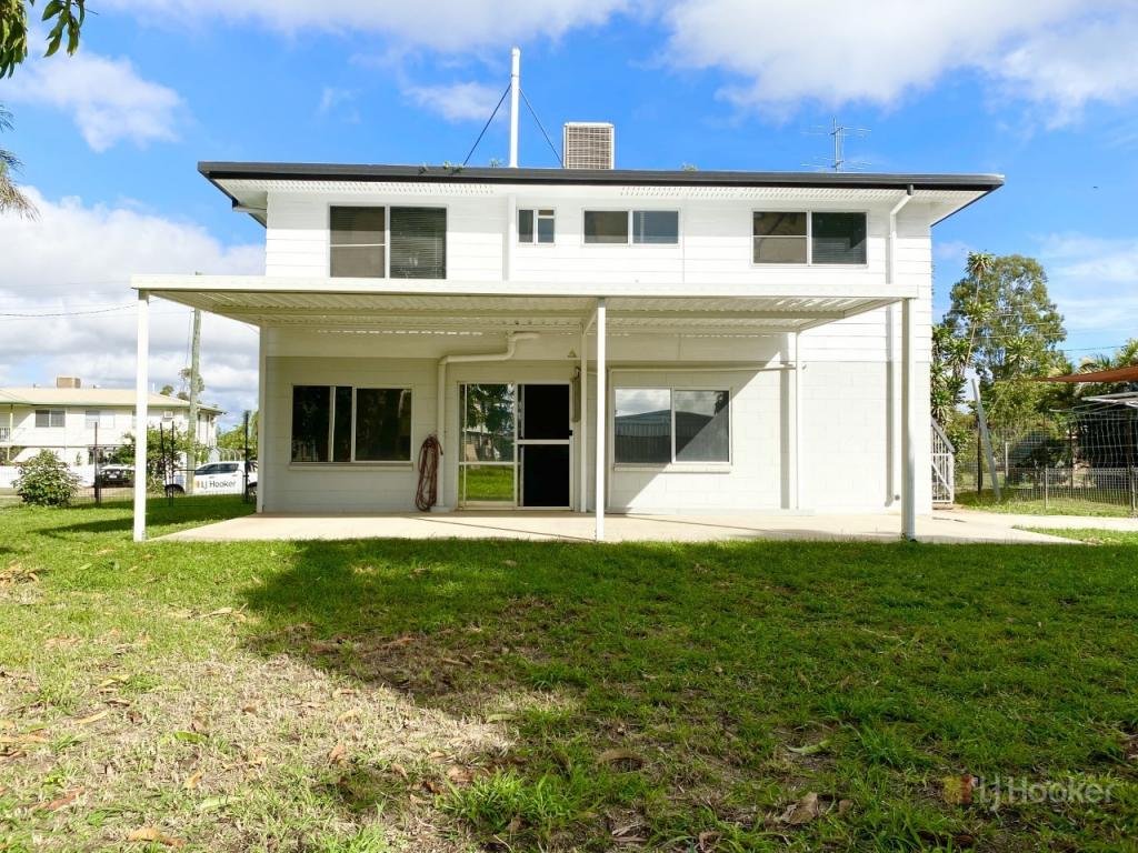 6 BARRACLOUGH CRES, MORANBAH, QLD 4744