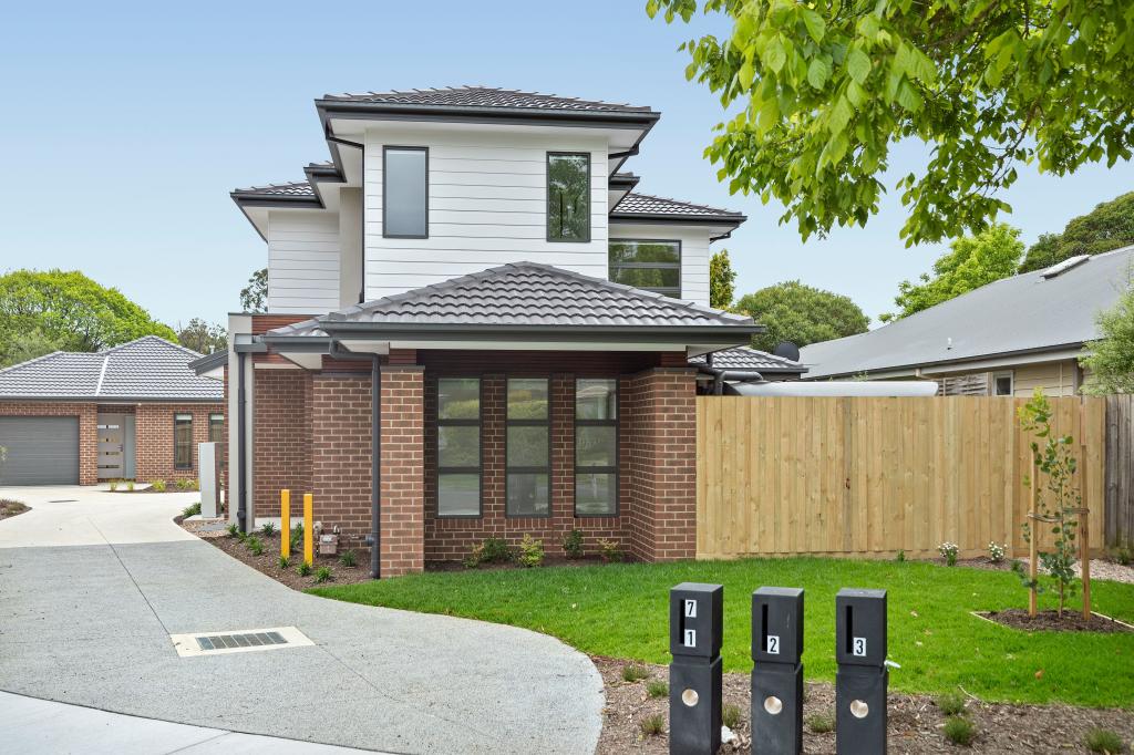 1/7 Lawrence Ct, Bayswater, VIC 3153