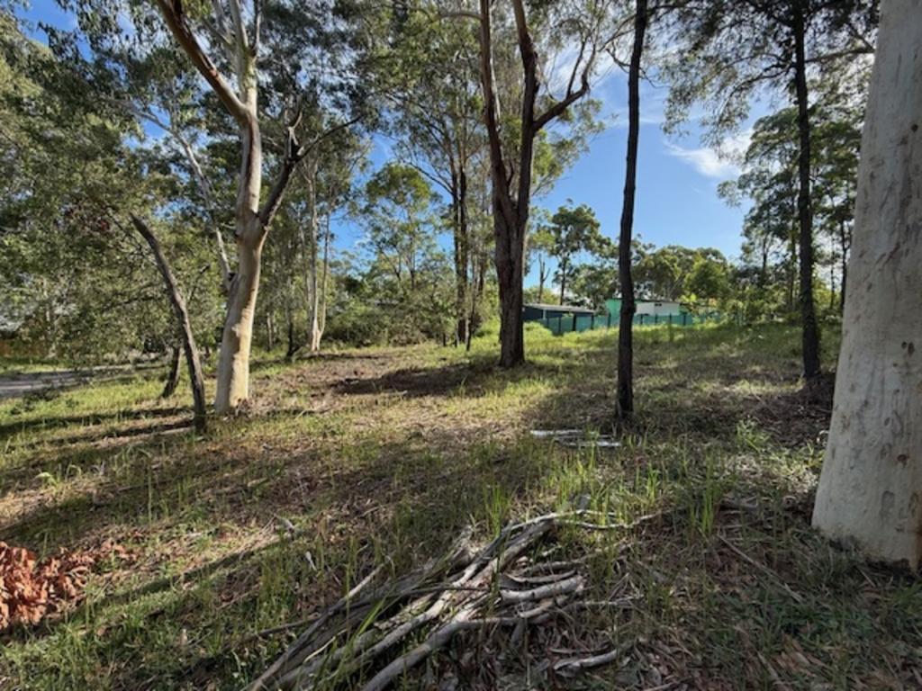 12 HUNTERS RD, RUSSELL ISLAND, QLD 4184