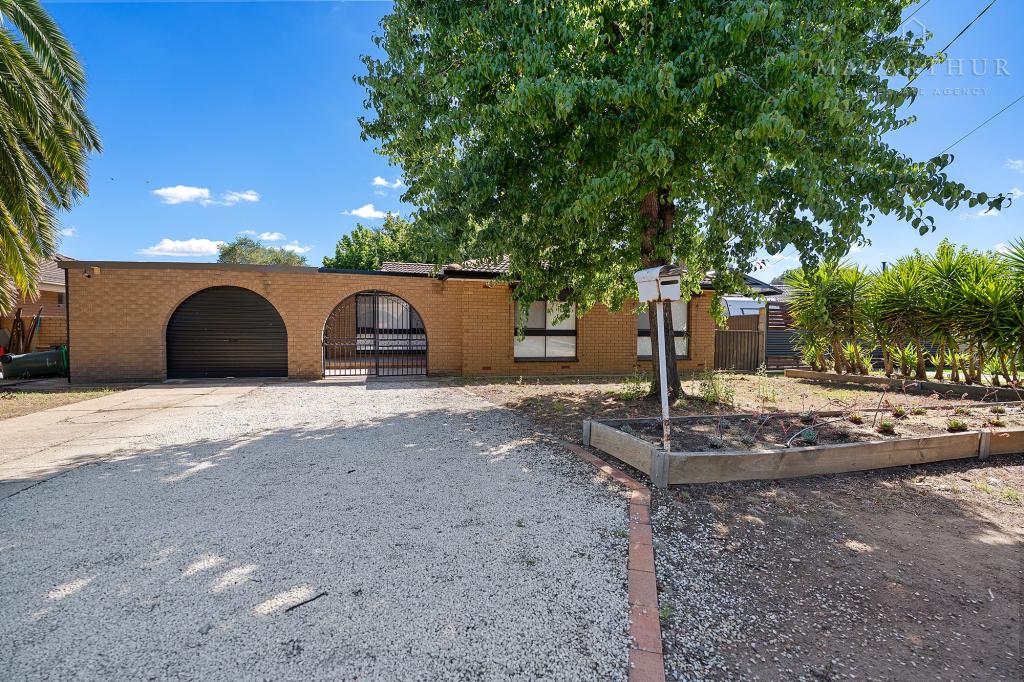 11 Nandina Ave, Lake Albert, NSW 2650