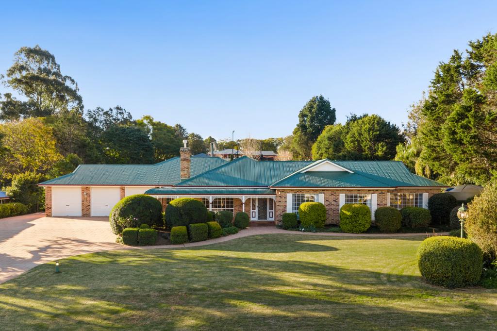 11 CORAL SEA DR, MIDDLE RIDGE, QLD 4350