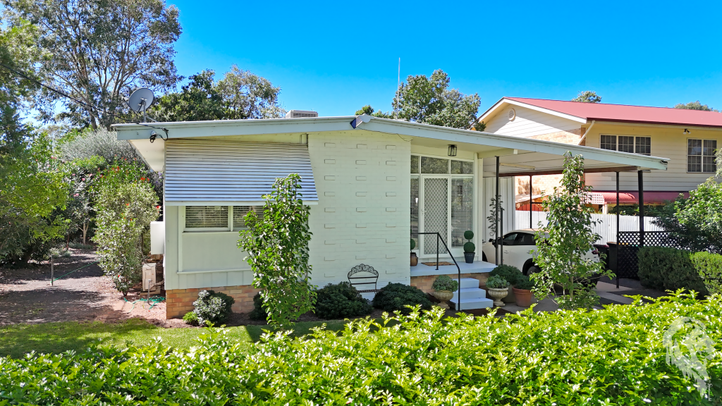 27 Cormie Ave, Wee Waa, NSW 2388