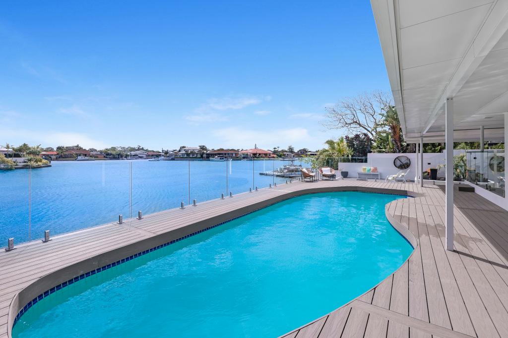 19 Willow St, Biggera Waters, QLD 4216