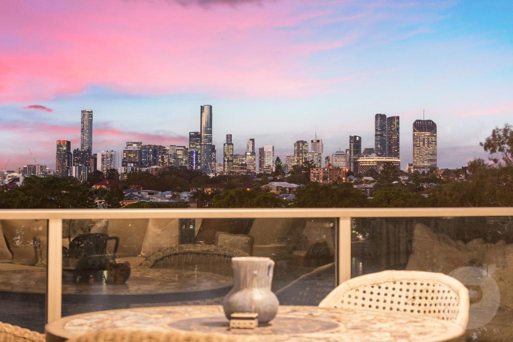 21/82 Sandford St, St Lucia, QLD 4067